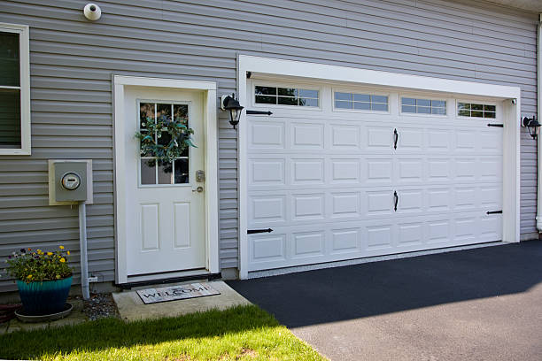 24/7 Emergency Garage Door Panel Replacement experts in Robeson County County, NC